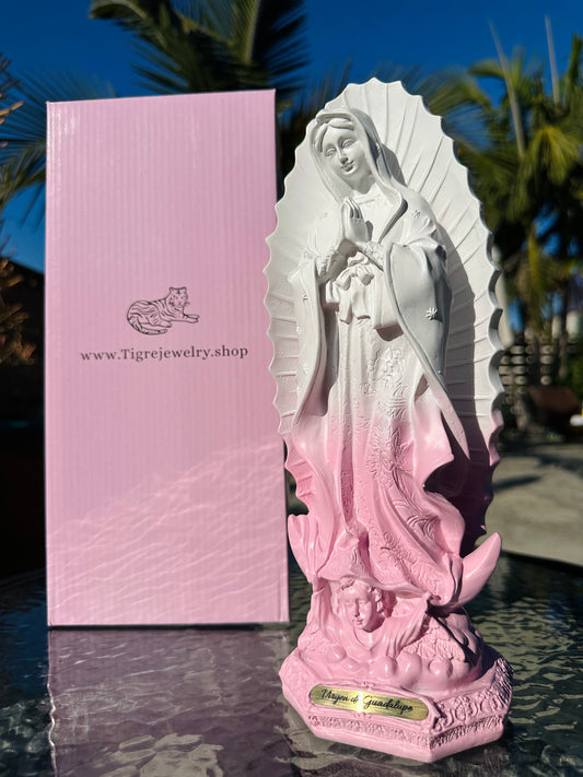 Virgen Mary Statue