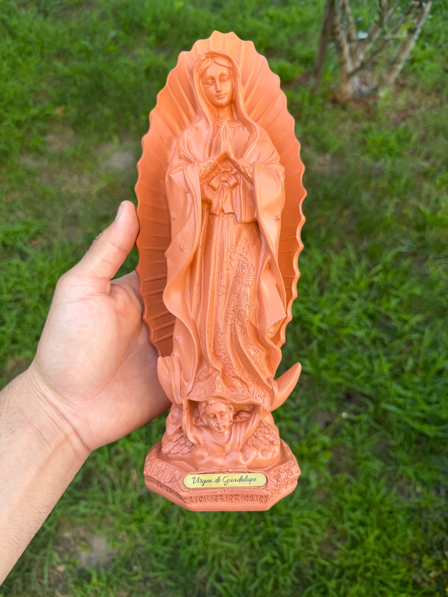 Virgen Mary Statue