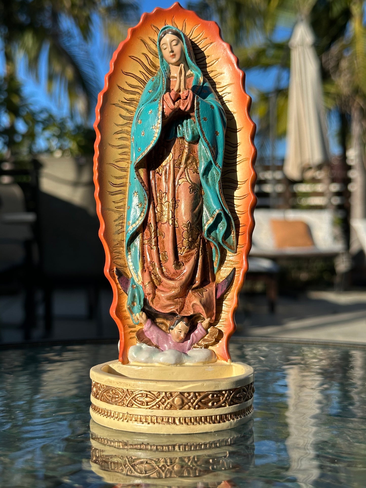 Virgen Mary Statue